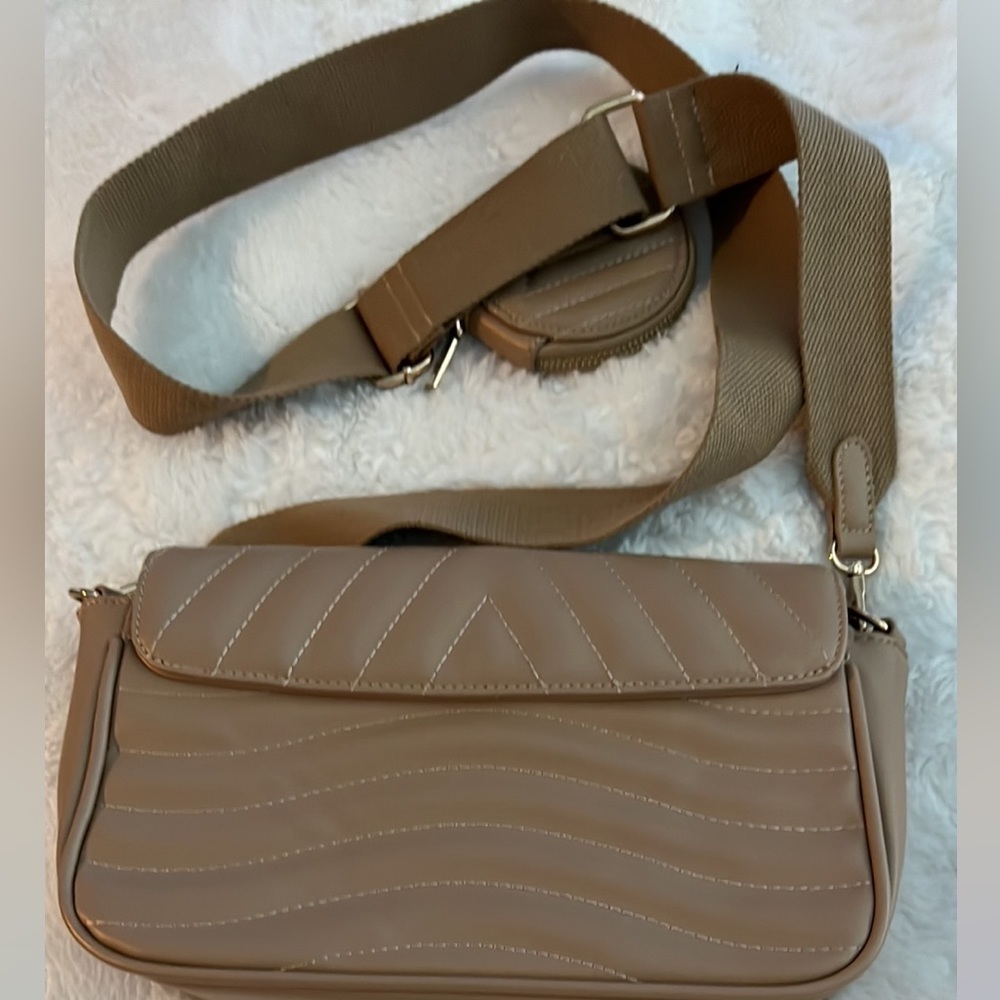 Ant Expedition Quilted Crossbody Shoulder Bag with Chain Strap & Coin Purse - Picture 5 of 5